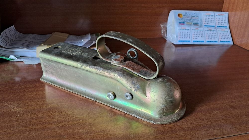 Engate de reboque antigo