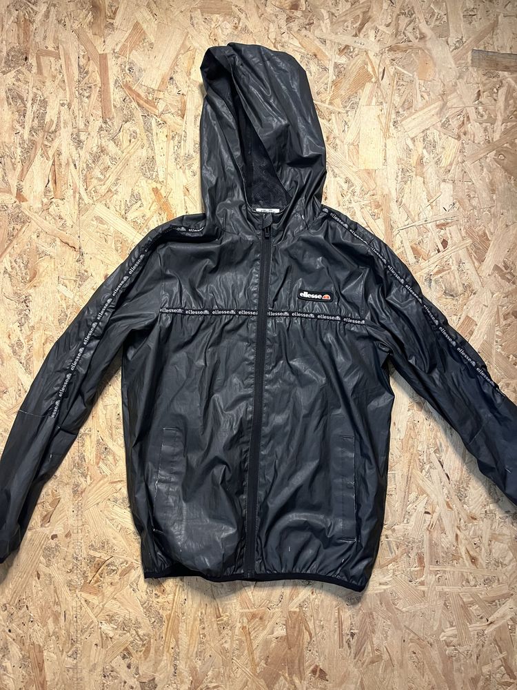 Продам Зипку ellesse