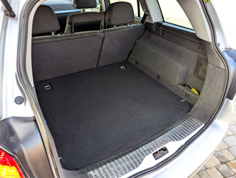 Опель астра h.