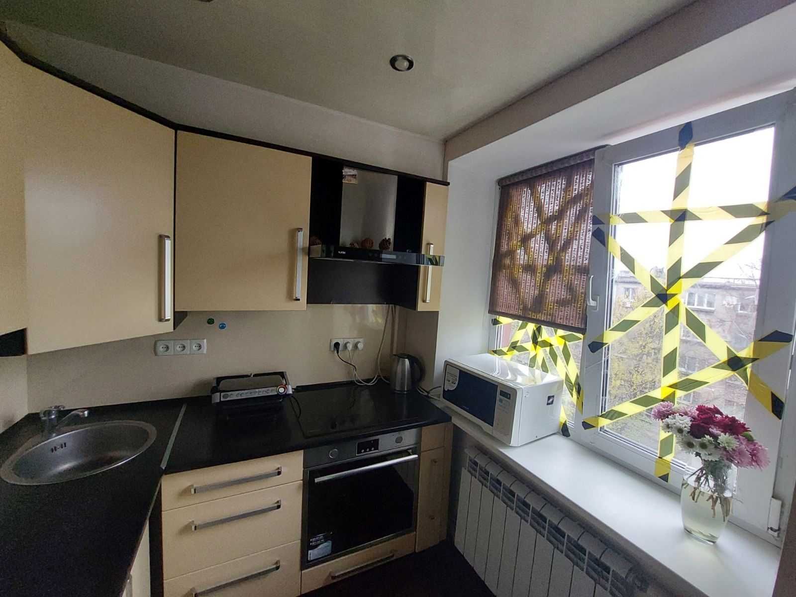 ПРОДАЖ мебльованої 2-кімн., центральна частина міста (Н)