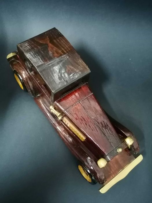 Carro Antigo em Madeira 38x12x14 cm