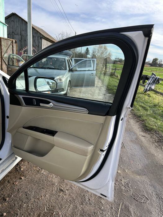 Продається авто Ford Fusion 2015 року