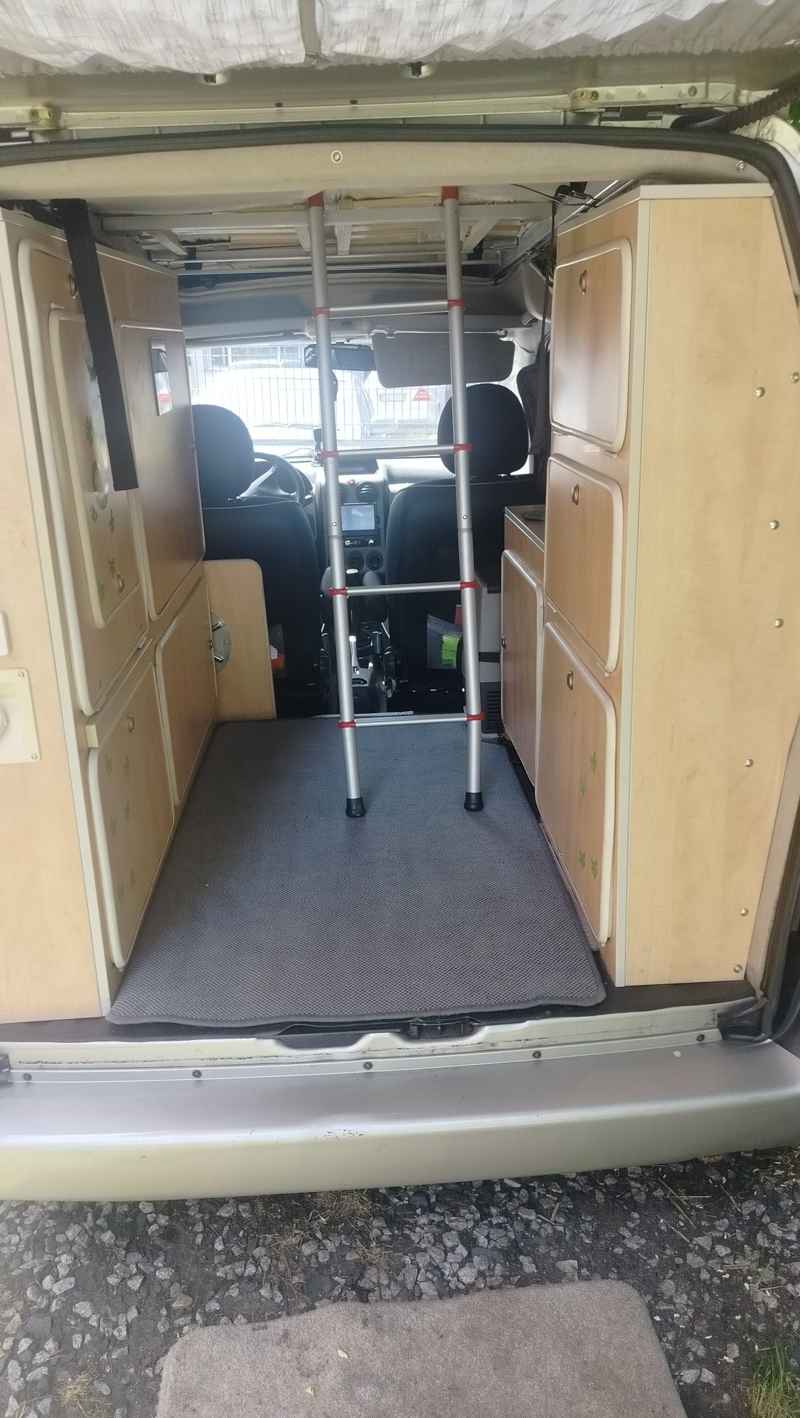 Kamper peugeot partner camper minicamper Berlingo