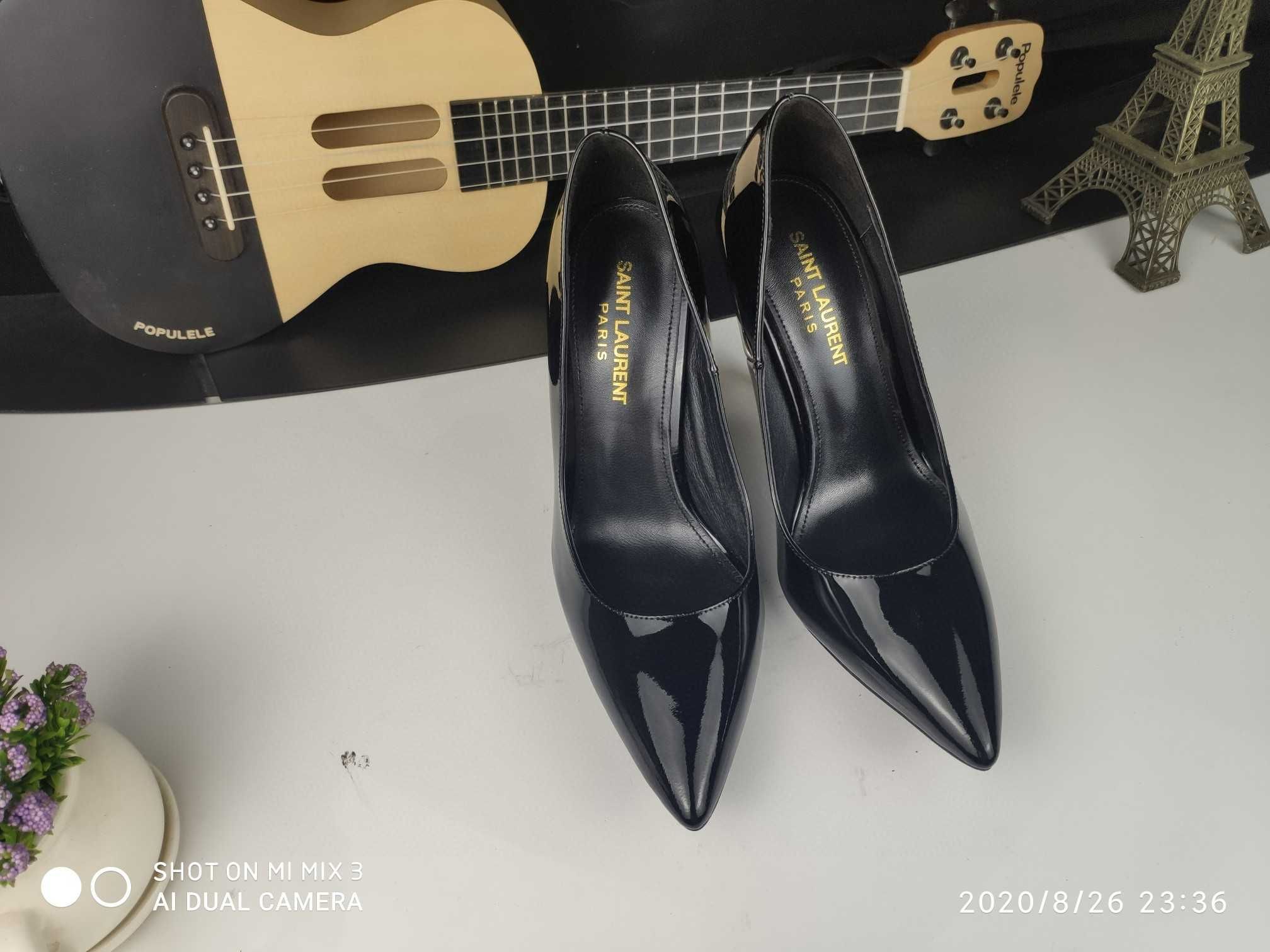 Nowe YSL Szpilki lakierowane od reki
