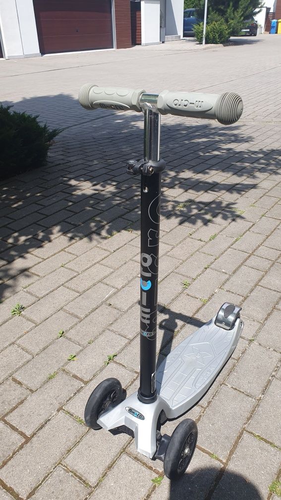 Hulajnoga trójkołowa Micro Maxi w bardzo dobrym stanie