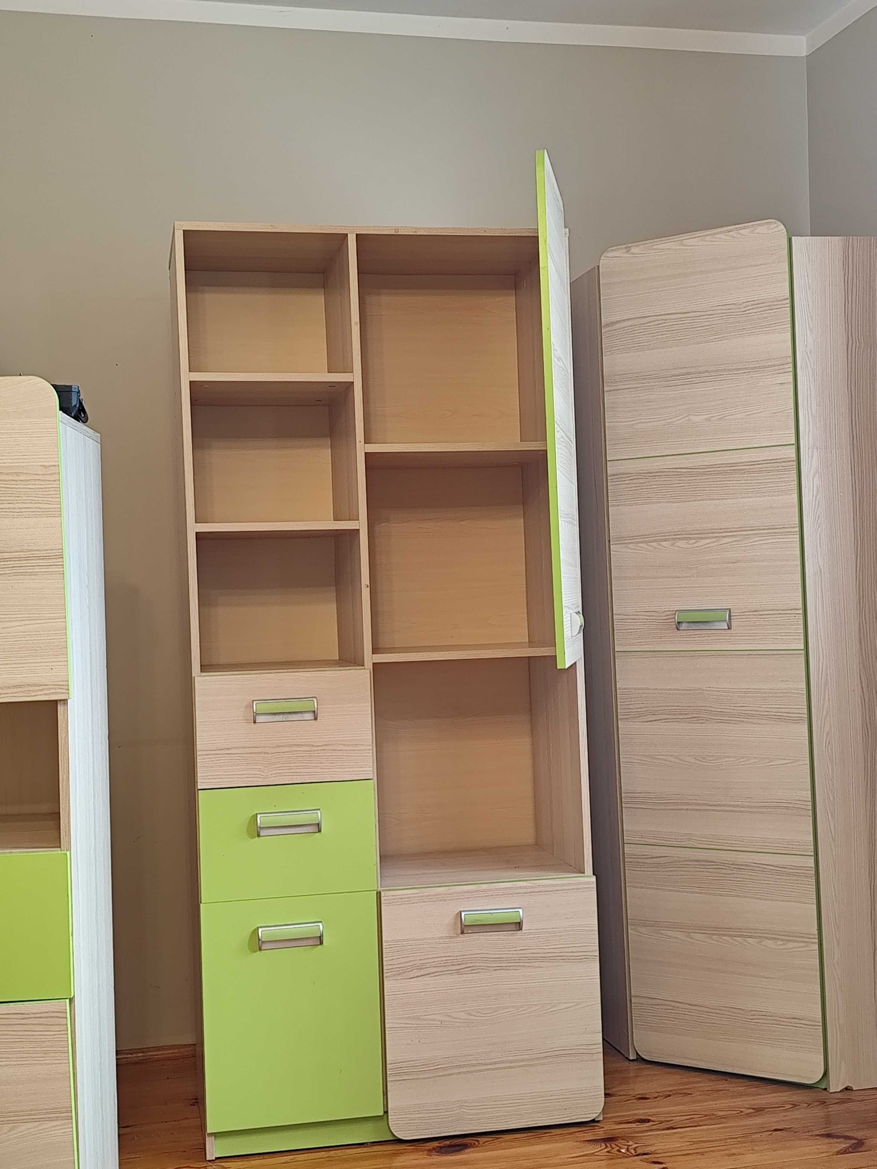Komplet mebli dziecięcych w bardzo dobrym stanie