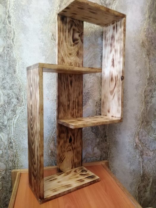 Полка із дерева.