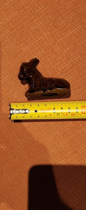 Porcelanowa figurka osiołek