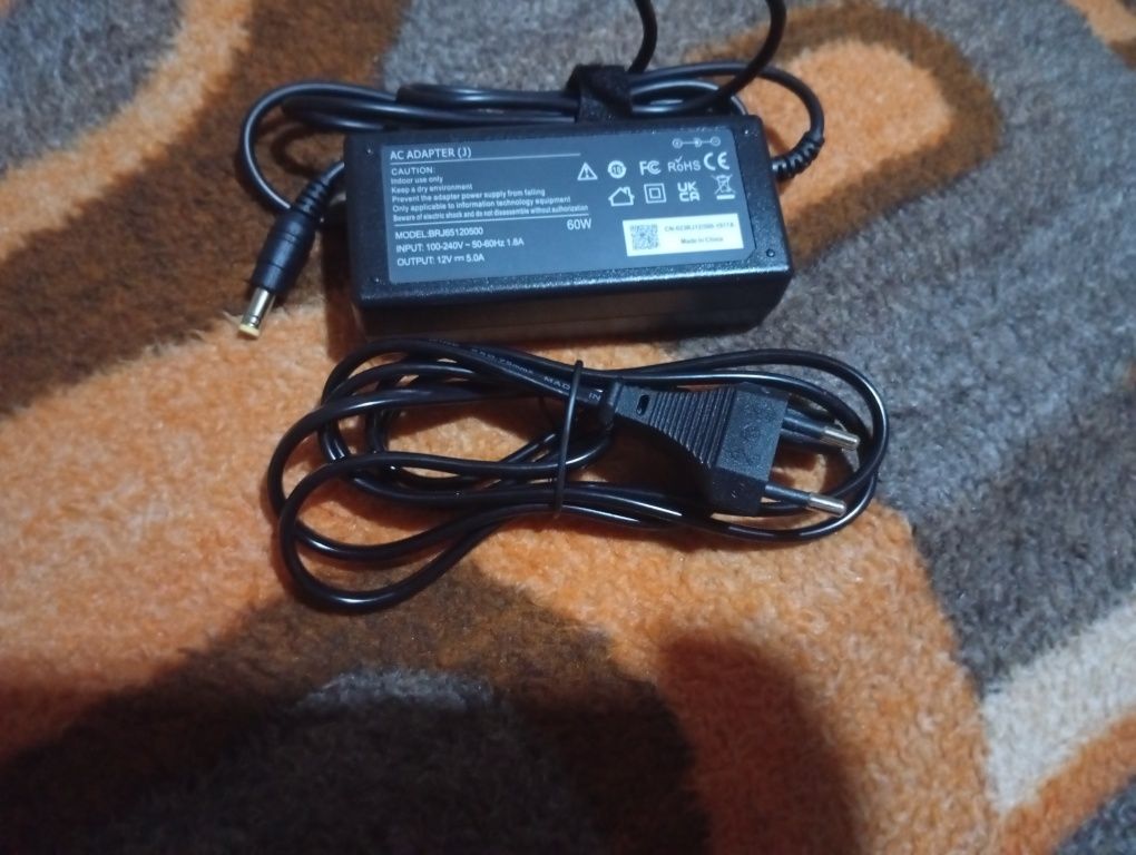 Продам Зарядку новую для ноутбука.