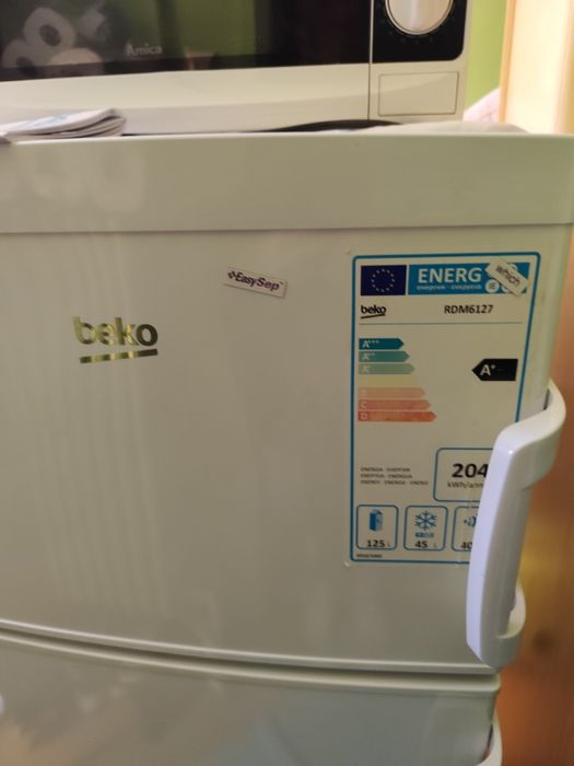 Lodówka Beko z mikrofalówką w bardzo dobrym stanie.