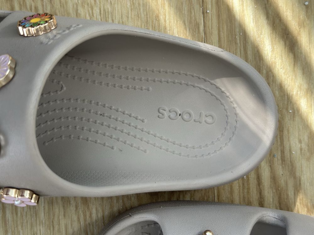 Crocs baya platform beżowe beż przypinki przypinka r. 39