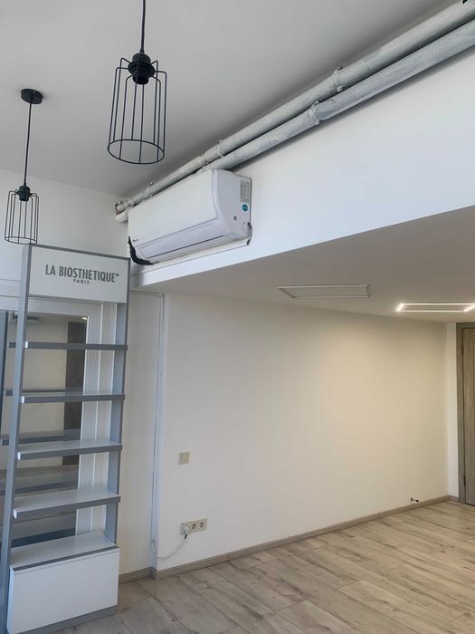 Отличный офис 23 кв.м. с кондиционером и панорамным видом на Позняках!