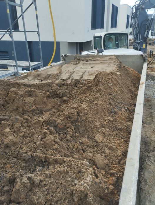 Oddam ziemię z wykopu