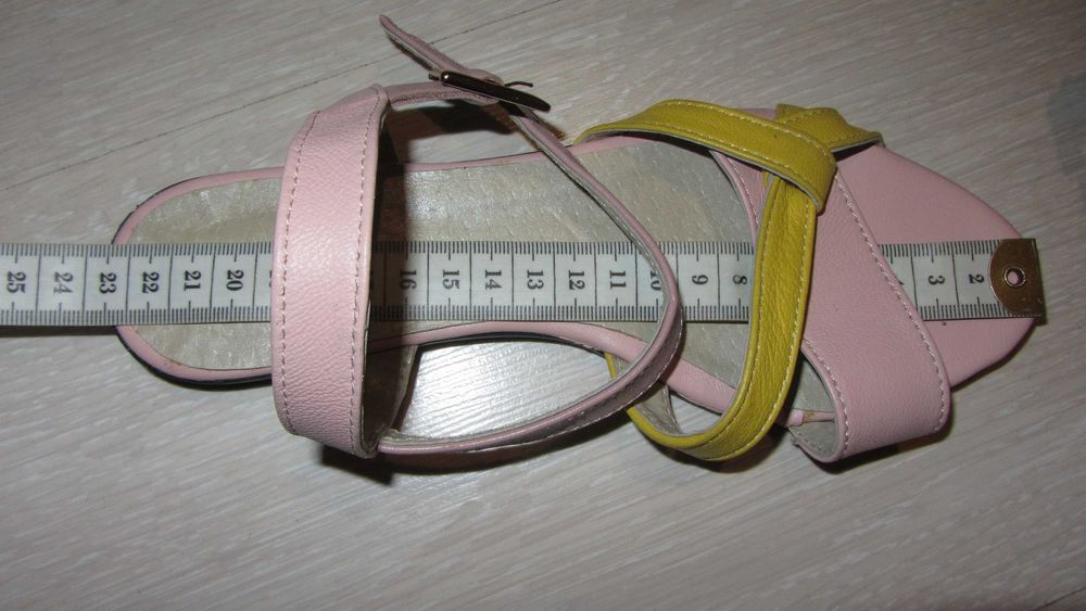 Кожаные босоножки, 22,5 см стелька