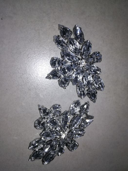 Białe skórzane buty ślubne r.39, obcas 6 cm paski gumowe, klipsy. NOWE