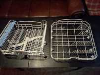 Kosze zmywarki Indesit DVG 621 IX 60 cm zestaw