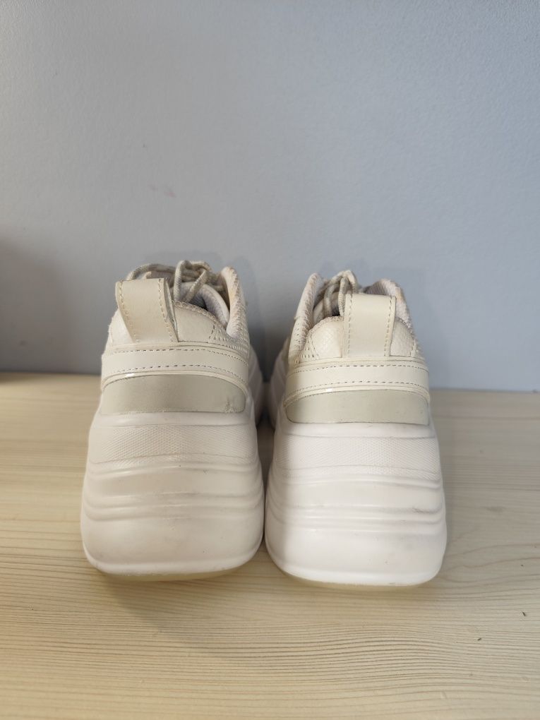 Sportowe wygodne buty damskie 40