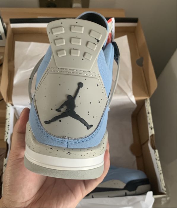Jordan 4 - University Blue