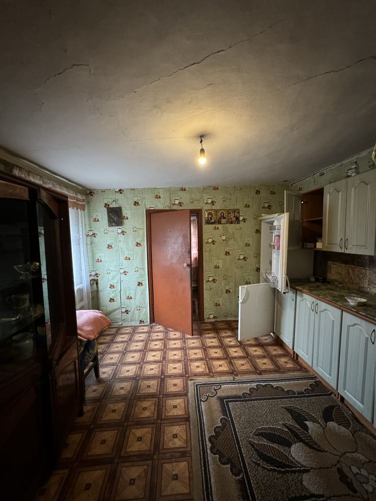 Продам будинок в центрі Руської Поляни!