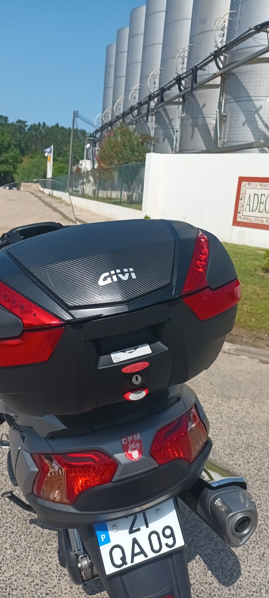 Moto BurgmanAN650Z de 2015 em muito bom estado