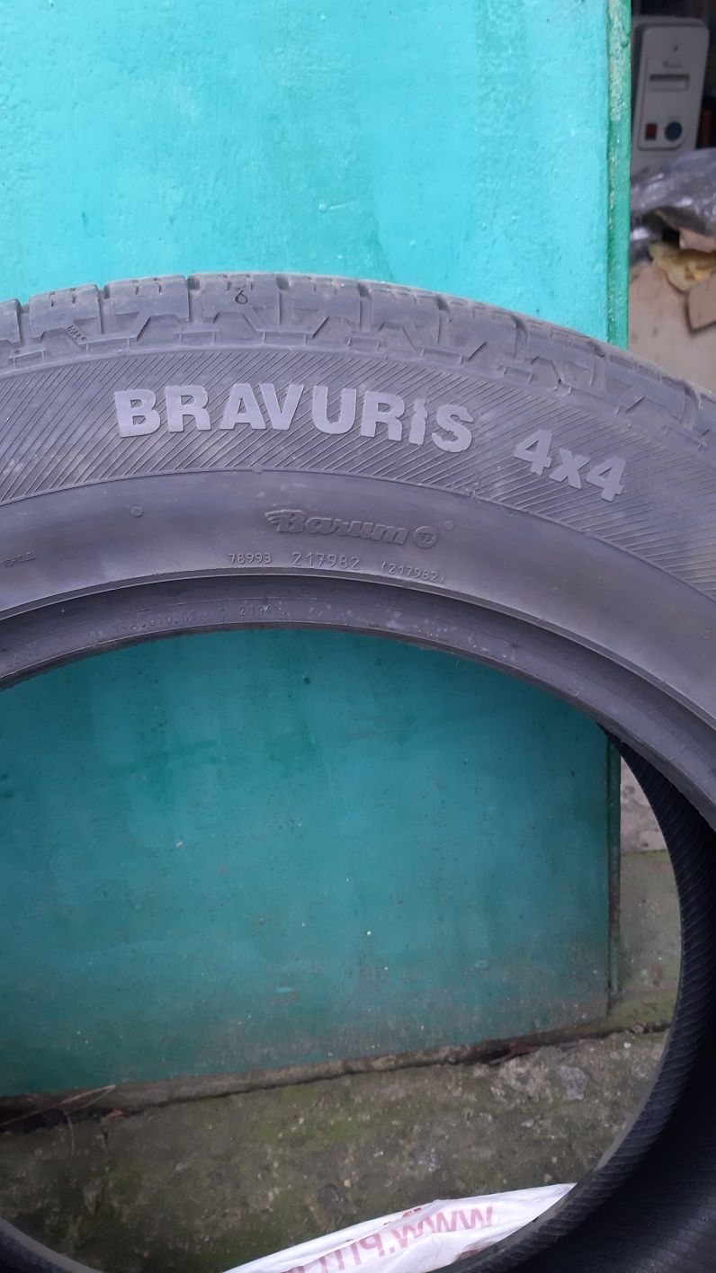 Комплект шин BARUM 235/60R18