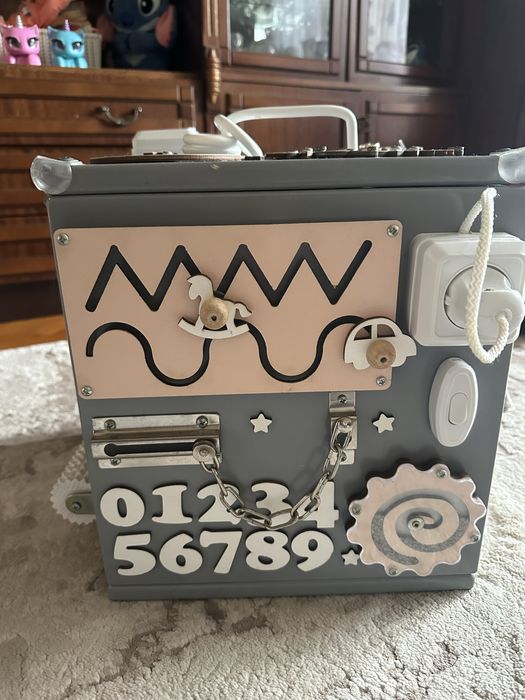 Бізікуб з ящиком для іграшок 30*30