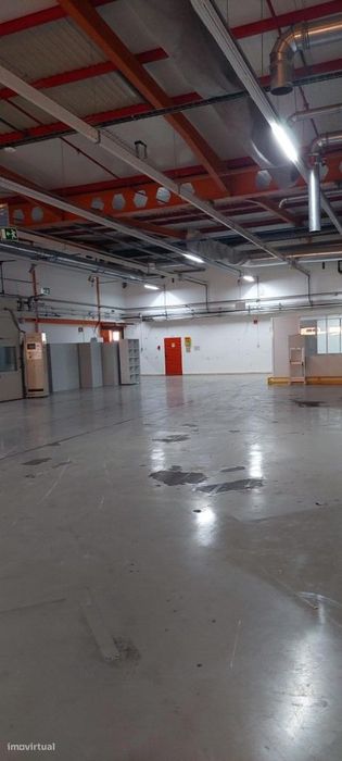 Armazém para venda em Évora