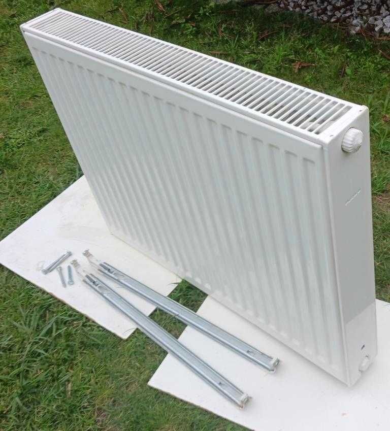 Grzejnik z podłączeniem dolnym dwupłytowy PURMO CV22 600x800 wys60cm