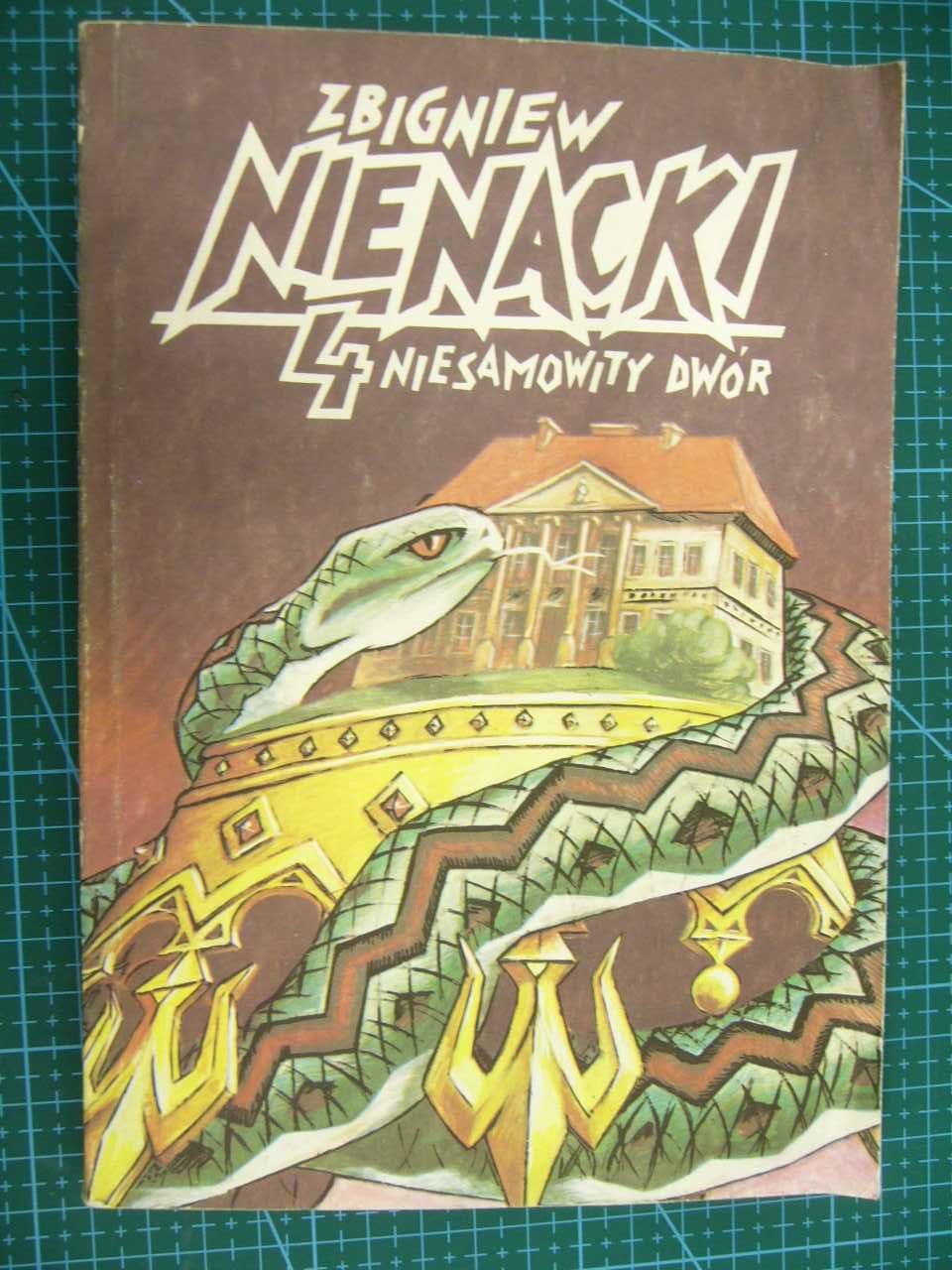 Niesamowity dwór - Zbigniew Nienacki