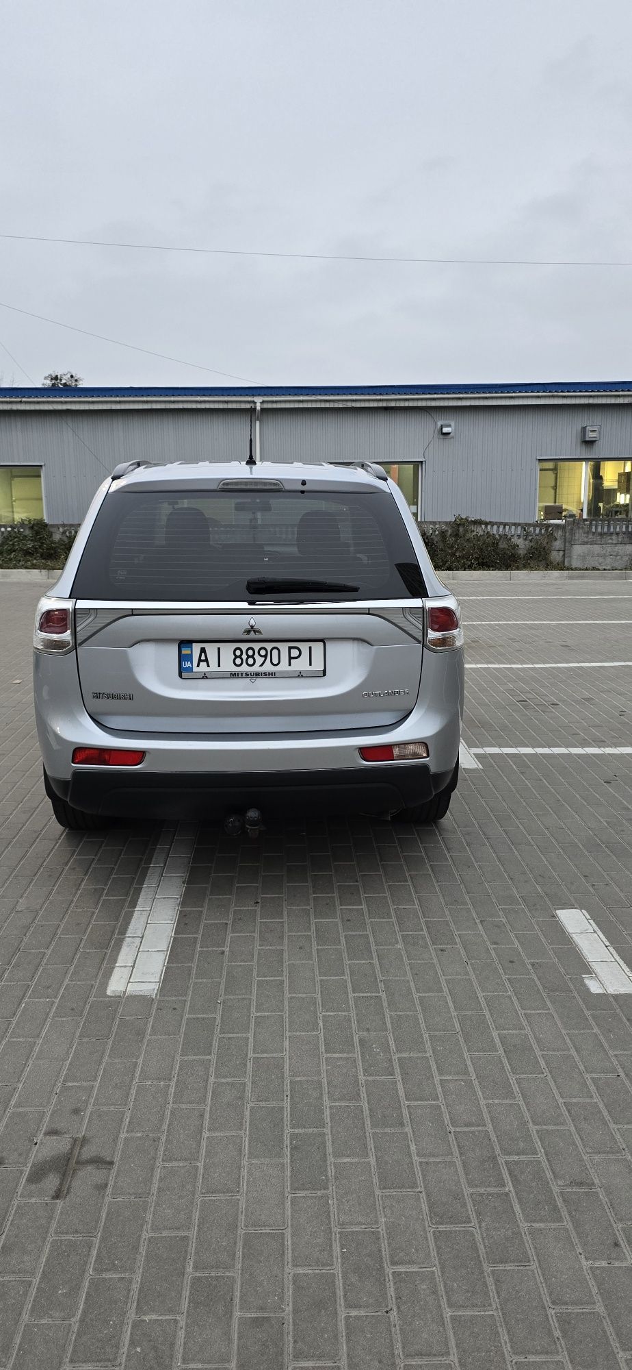 Продам mitsubishi outlander в гарному стані 12-го року