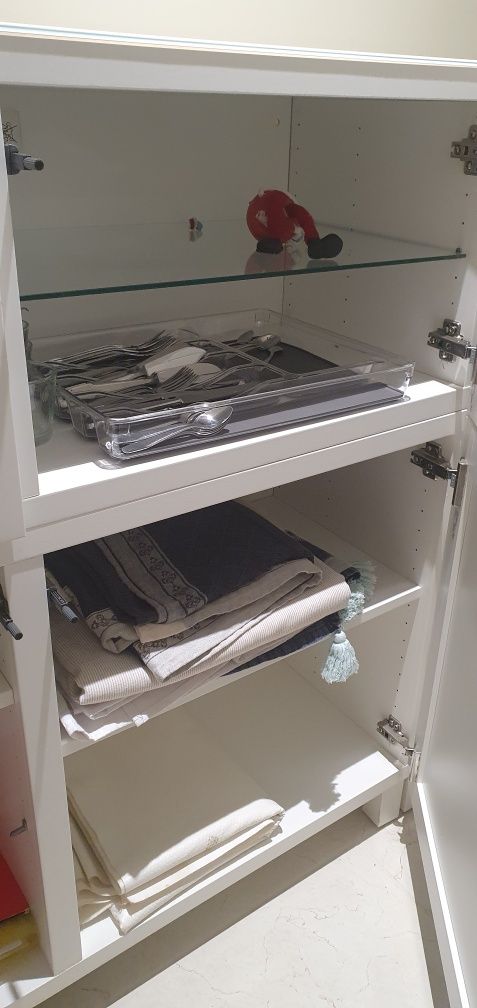 Mobiliário contemporâneo neutro como novo #aparador #besta #ikea