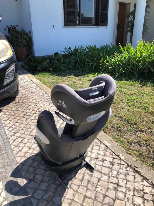 Excelente cadeira auto para criança de marca Sybec.