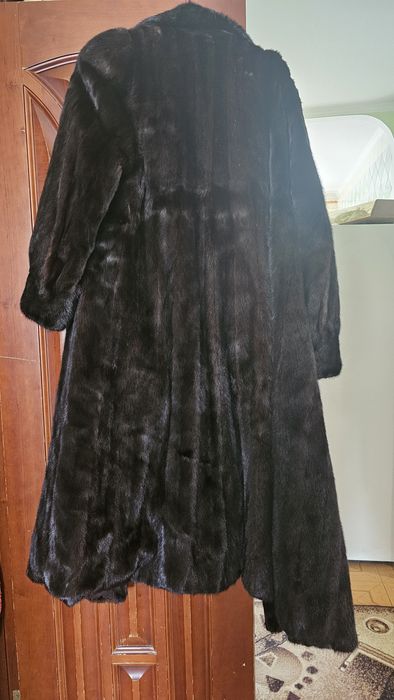 Шуба норкова, колір шоколадна норка 52-54 (4XL)  розмір. Б/У