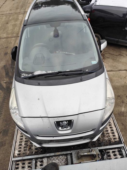 Posiadam czesci peugeot  5008   1.6 e-hdi