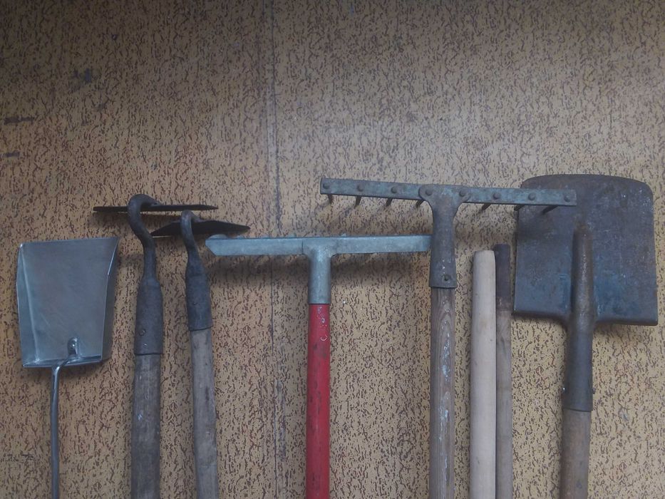 Садовый инвентарь лопаты, грабли, сапы/мотыги, совок, черенки