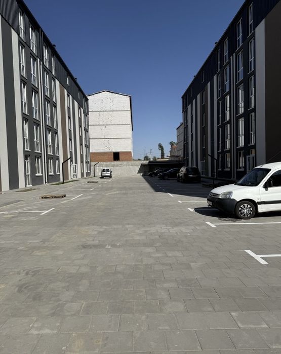 Продам студію з двориком ЖК Sanville park,Санвіль парк,Петрівський