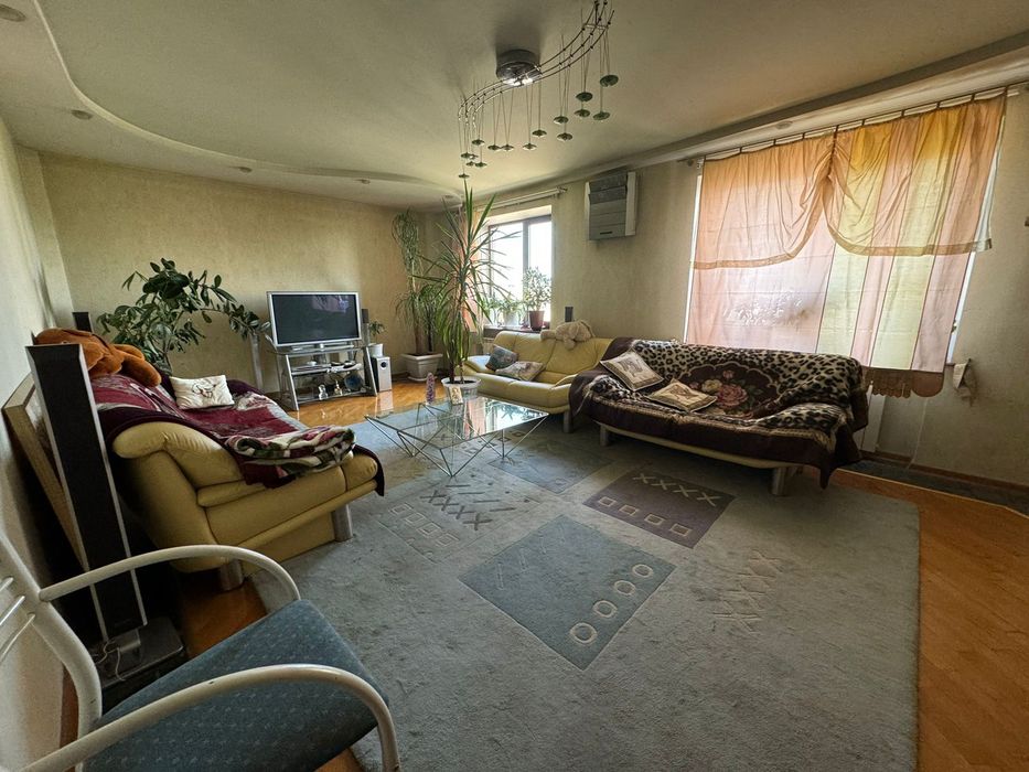 168 метров. Центр. 5/10 эт. Новый дом. ГАЗ. Ремонт. ул. Б.Хмельницкого