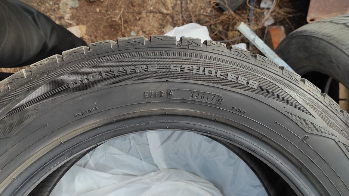 Продам  резину 215/60R17