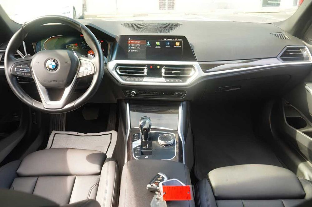 BMW 3 Series 330i xDrive      2020