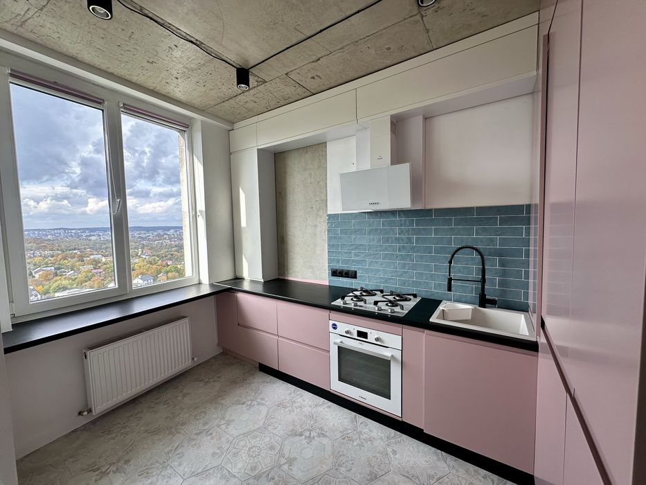 Продам квартиру на Біговій 17