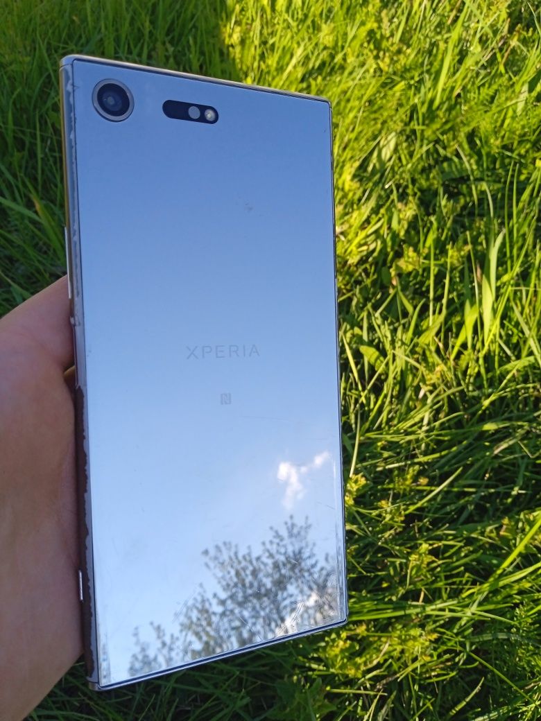 Телефон Sony Xperia g8141