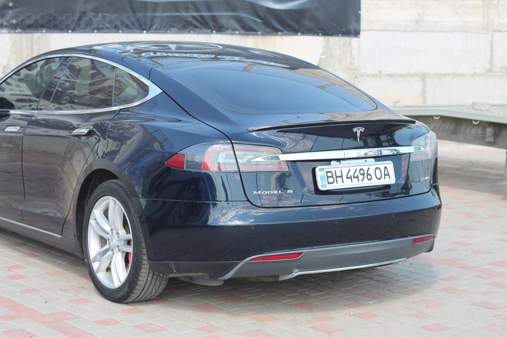 Tesla S Перфоманс P85