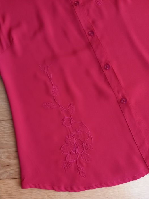 Blusa de seda com bordados, tamanho S/M