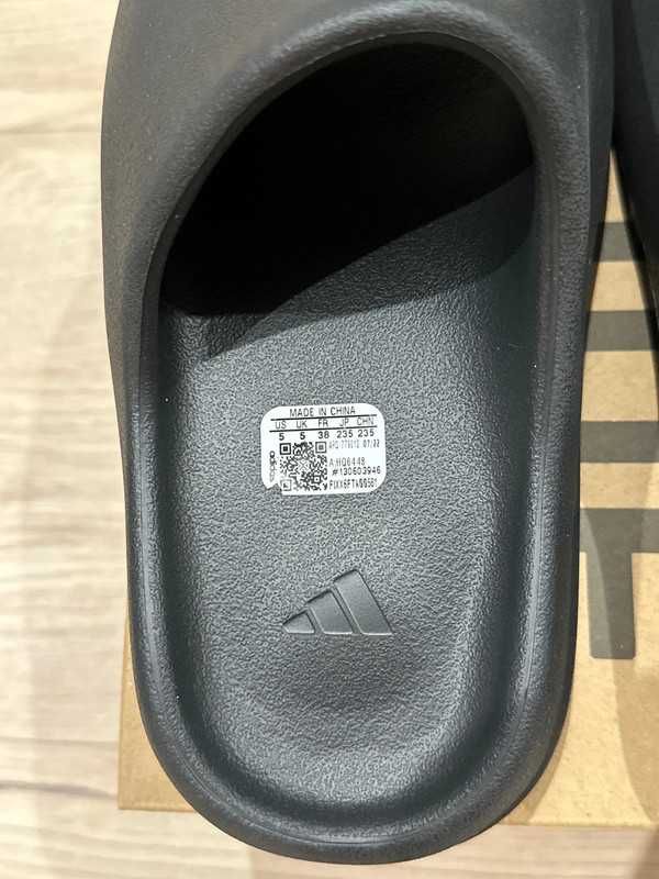 Adidas Yeezy Slide Onyx r. 38 (US 5) DSWT