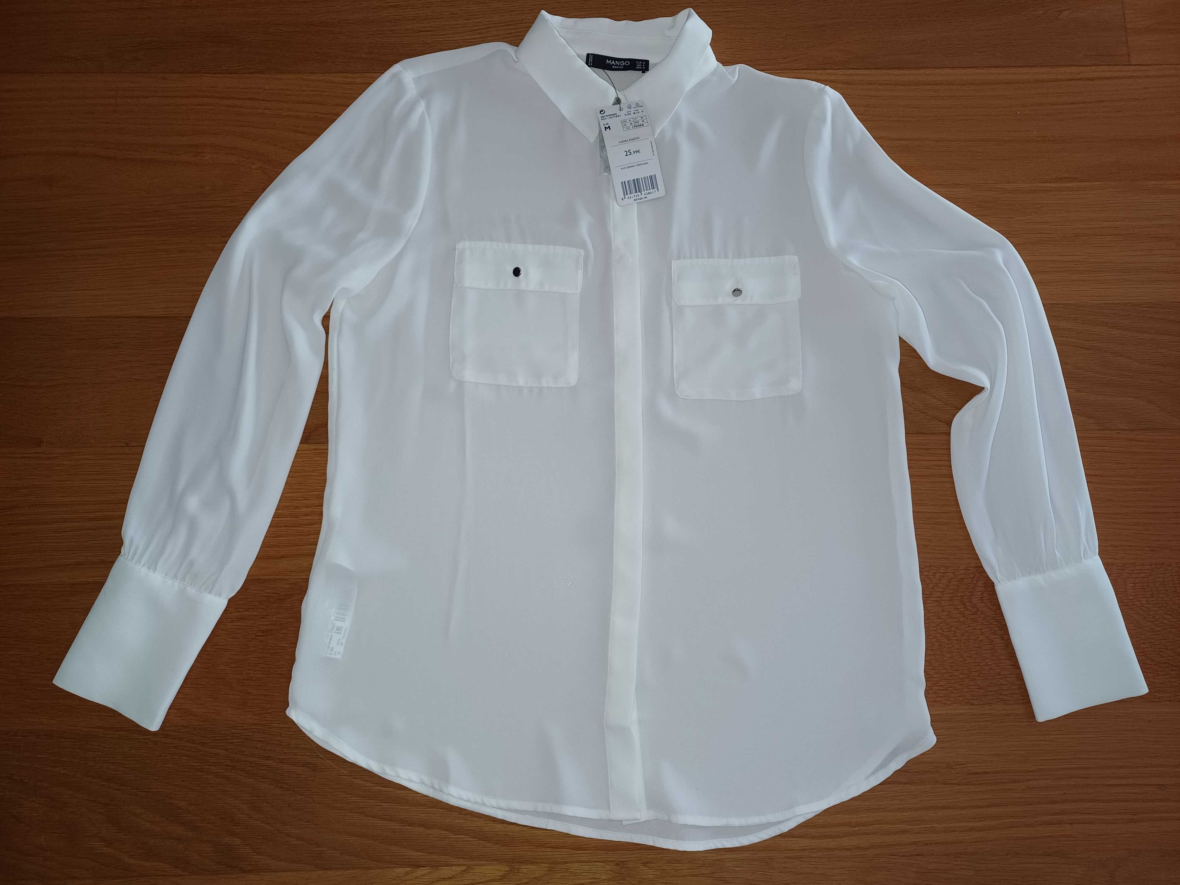 Camisa branca da Mango com etiqueta