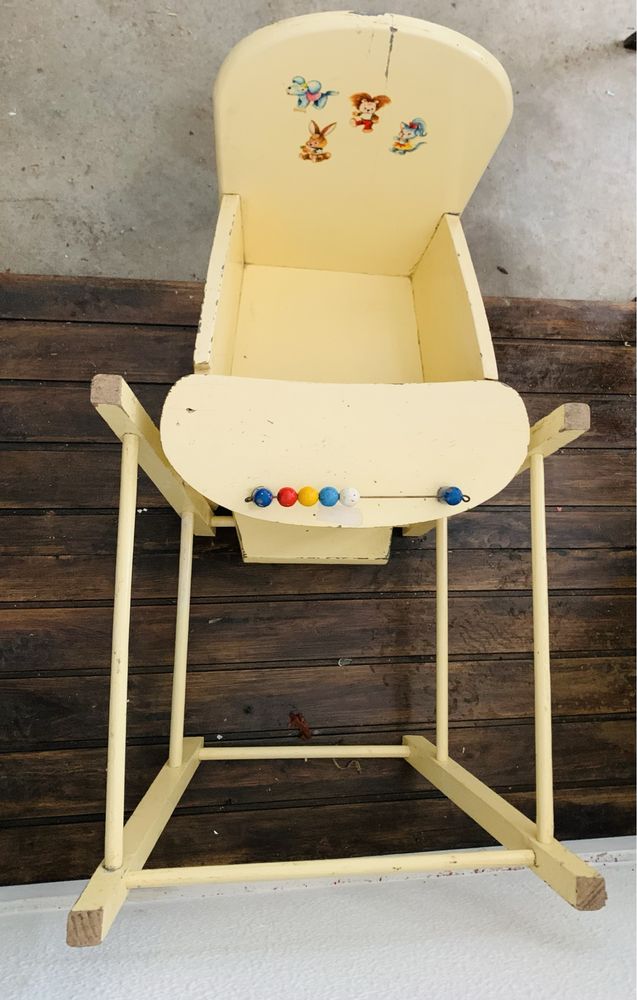 Cadeira de refeição criança vintage muito simpática