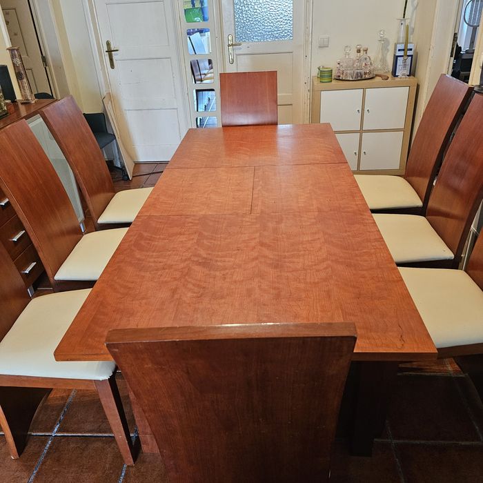 Mesa de jantar com 8 cadeiras