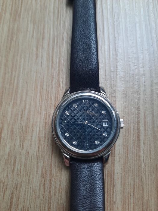 Czarny zegarek Timex z kryształami Svarowski
