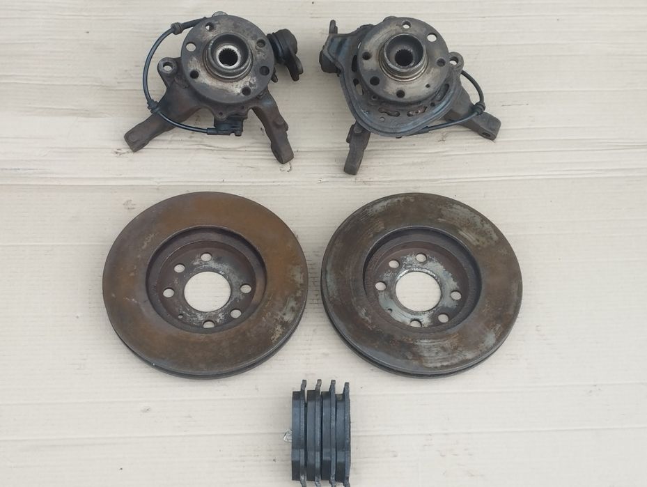 Диски гальмівні,цапфа,колодки Opel Meriva A,Combo C, Corsa C