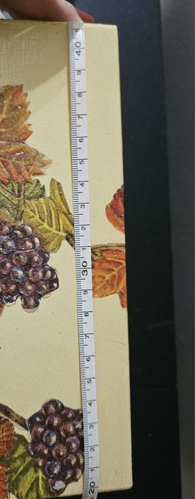 Caixa chá em madeira pintada com relevo